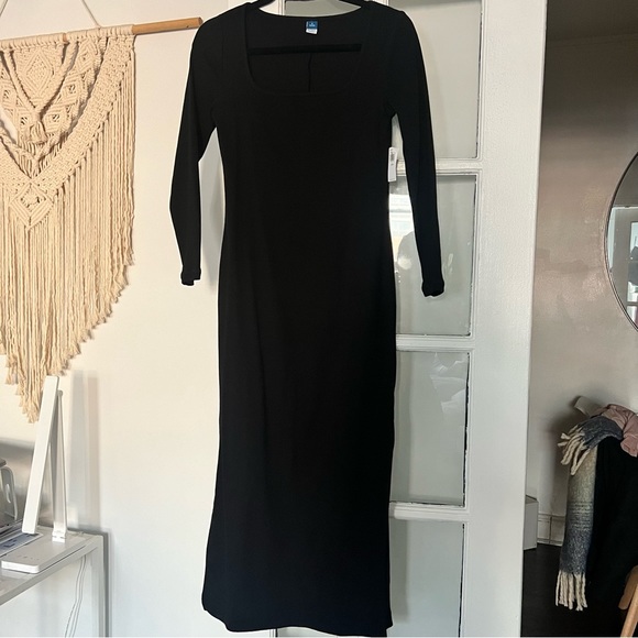 Old Navy Rib-Knit Midi Dress - Picture 3 of 4